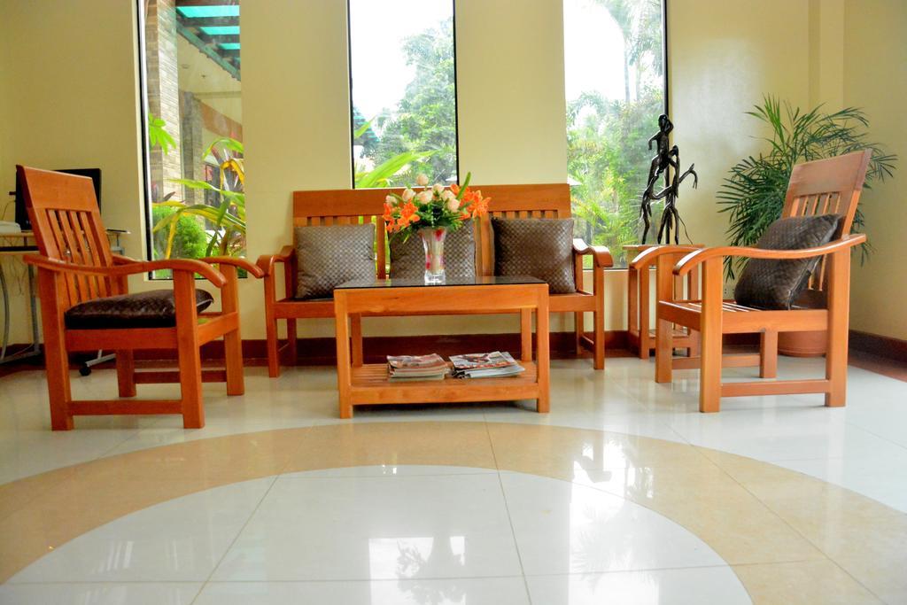 Casanas Suites Puerto Princesa Exterior foto