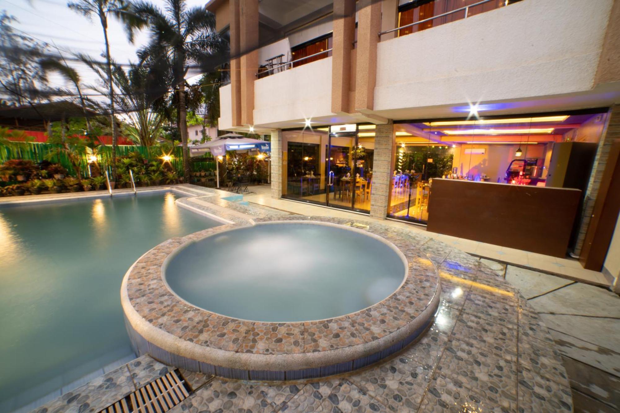 Casanas Suites Puerto Princesa Exterior foto